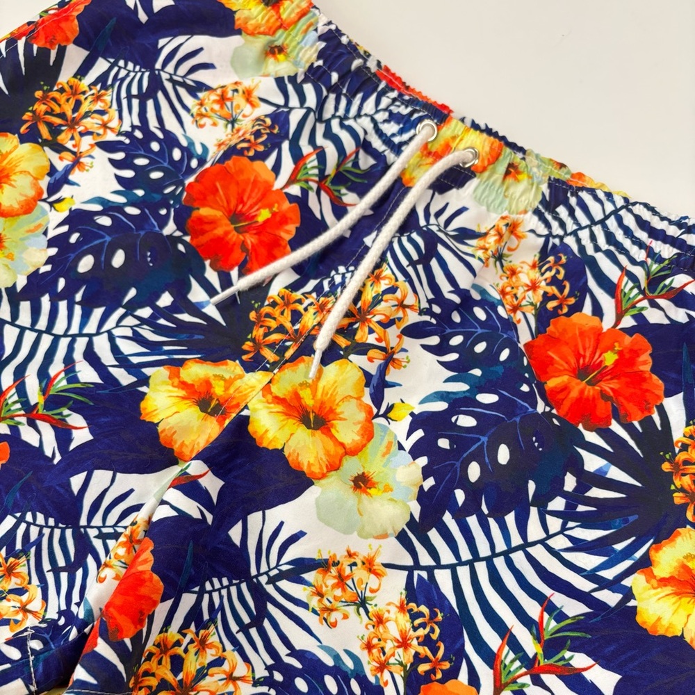 SOLOiO Weekend Tropical Floral Swim Trunks 4” Beach Board Shorts Spain Size LG - Picture 11 of 13